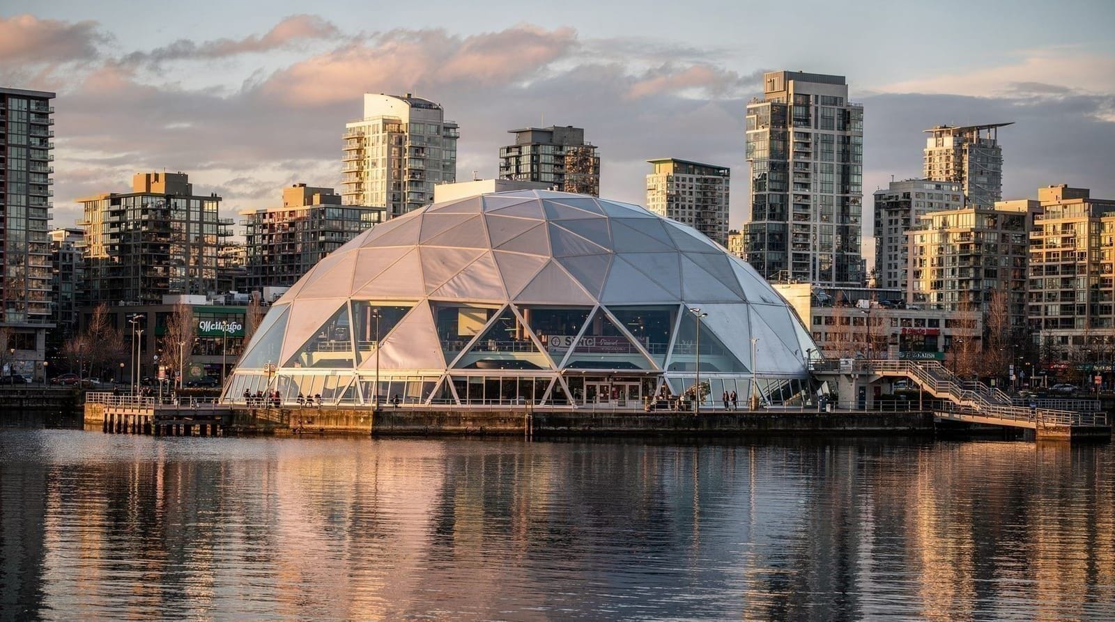 Science World — A practical guide to Science World — the geodesic dome, exhibits, OMNIMAX theatr