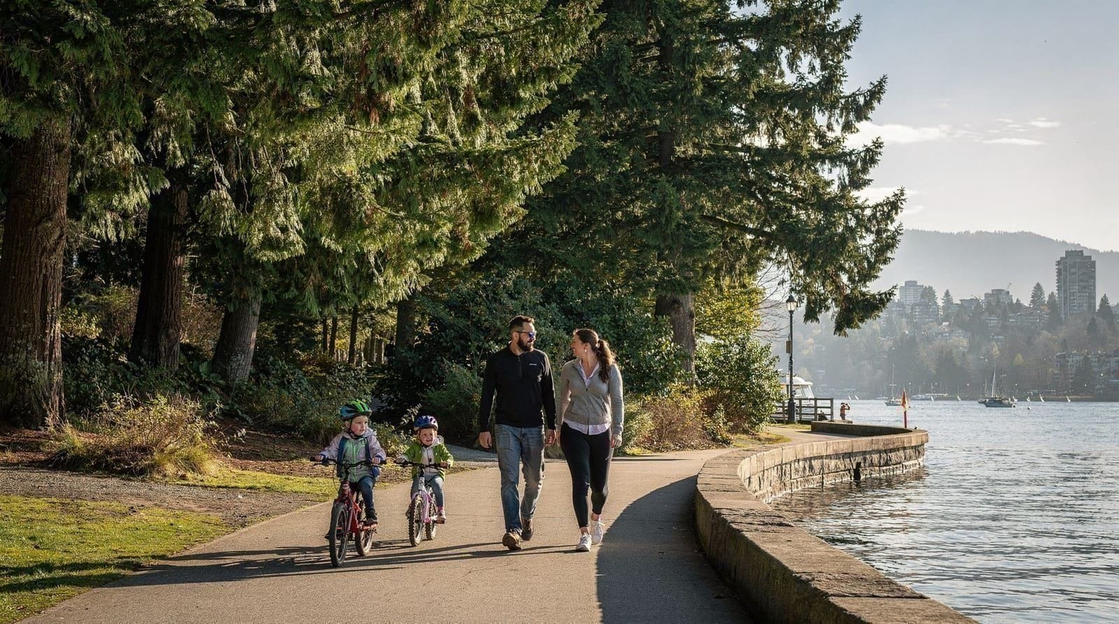 Stanley Park with kids — free and low-cost family activities — A family-focused guide to Stanley Park — the Seawall, the mini train, Second Bea