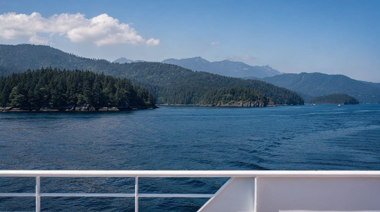 Vancouver vs Victoria — which city to prioritize — An honest comparison of Vancouver and Victoria as travel destinations — atmosphe